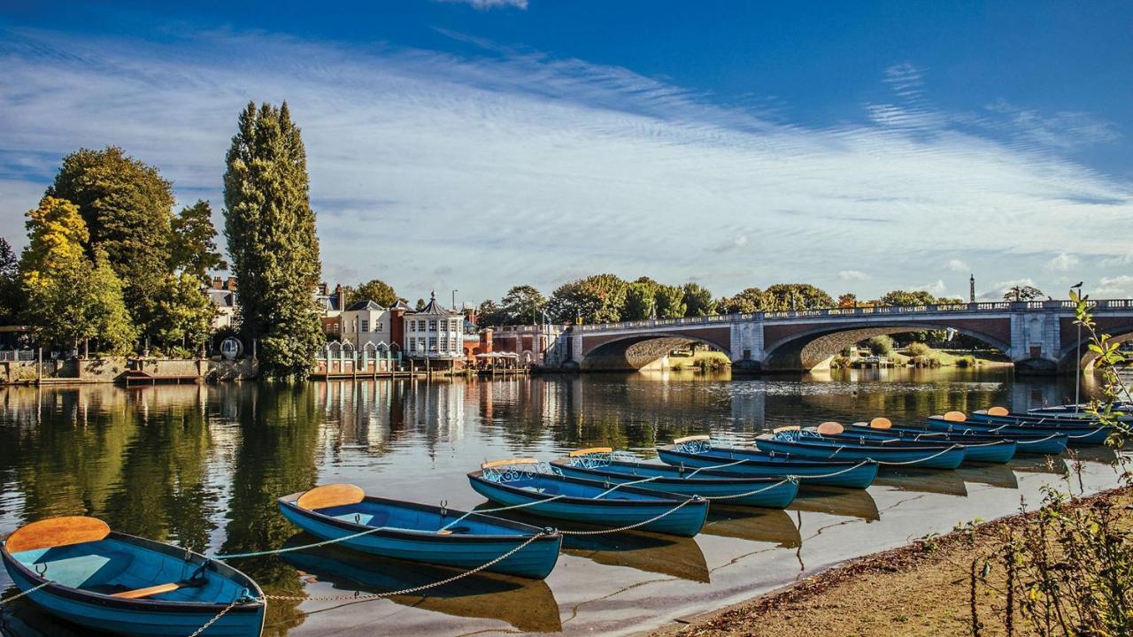 The Mitre, Hampton Court Ξενοδοχείο Kingston upon Thames  Εξωτερικό φωτογραφία The River Thames at Hampton