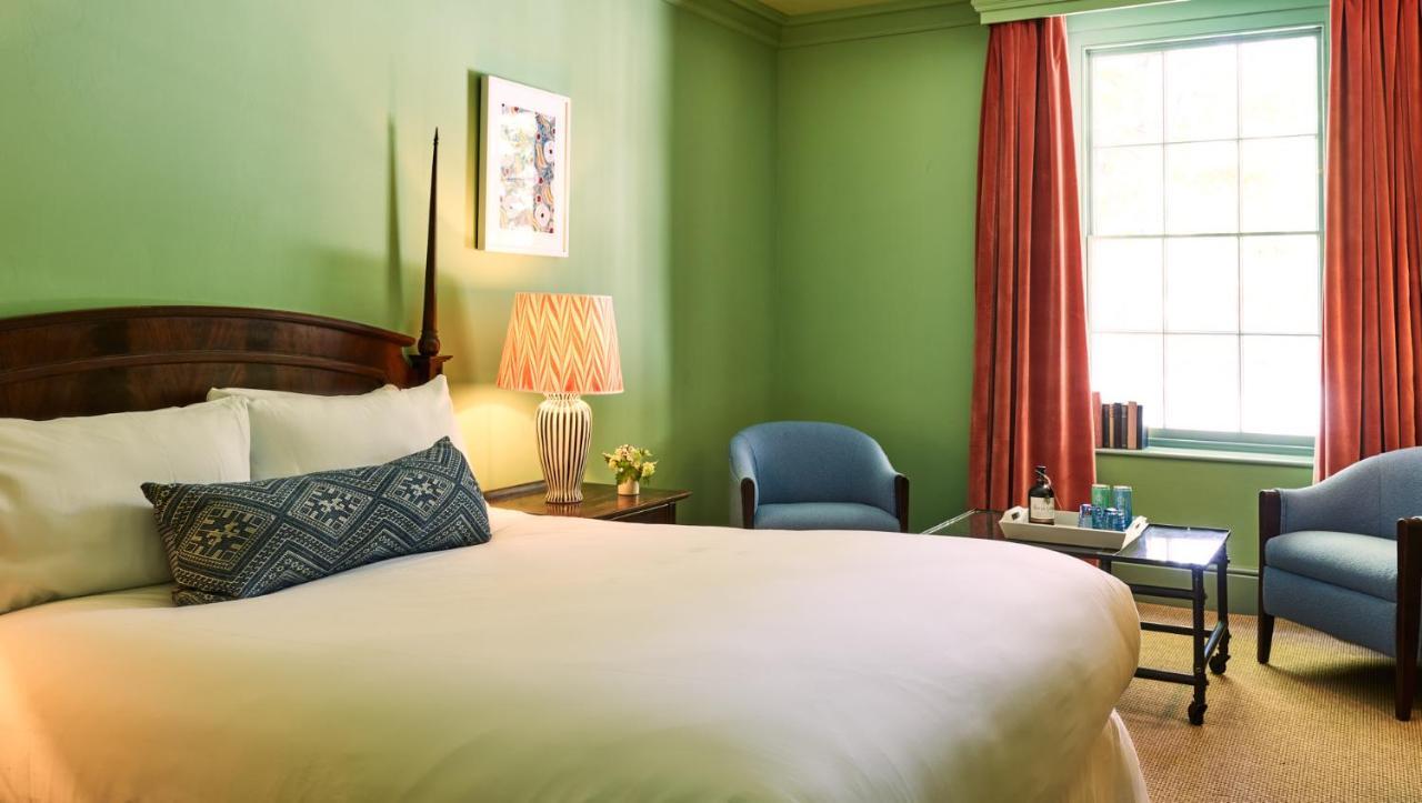 The Mitre, Hampton Court Ξενοδοχείο Kingston upon Thames  Εξωτερικό φωτογραφία A room at the Hotel Commonwealth
