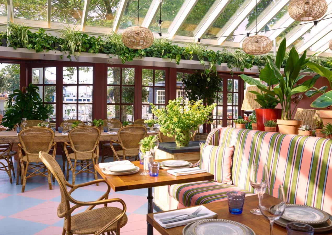 The Mitre, Hampton Court Ξενοδοχείο Kingston upon Thames  Εξωτερικό φωτογραφία Interior of the restaurant