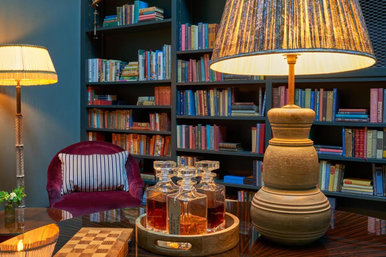The Mitre, Hampton Court Ξενοδοχείο Kingston upon Thames  Εξωτερικό φωτογραφία Library at the Hotel
