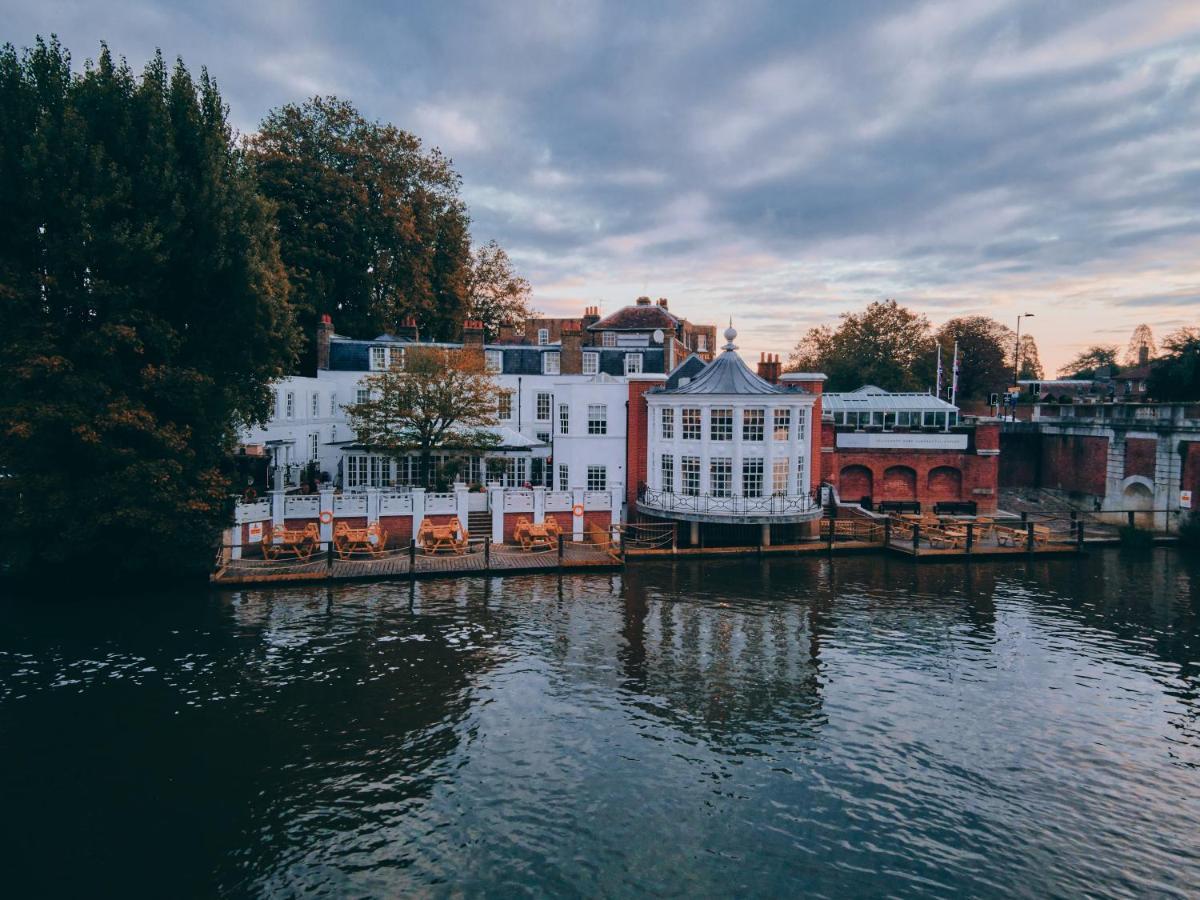 The Mitre, Hampton Court Ξενοδοχείο Kingston upon Thames  Εξωτερικό φωτογραφία The River Wey in Guildford