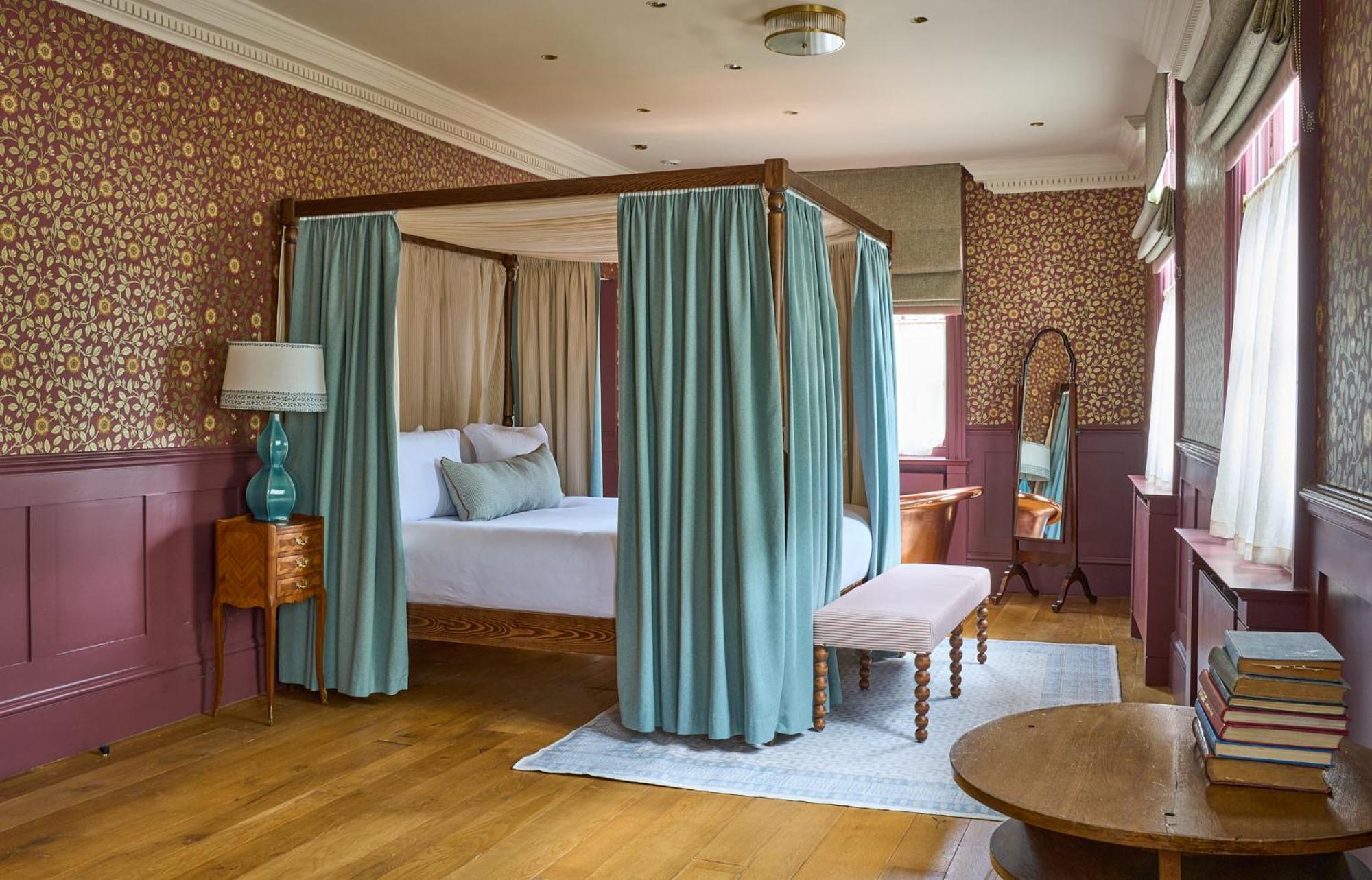 The Mitre, Hampton Court Ξενοδοχείο Kingston upon Thames  Εξωτερικό φωτογραφία A bedroom at the hotel