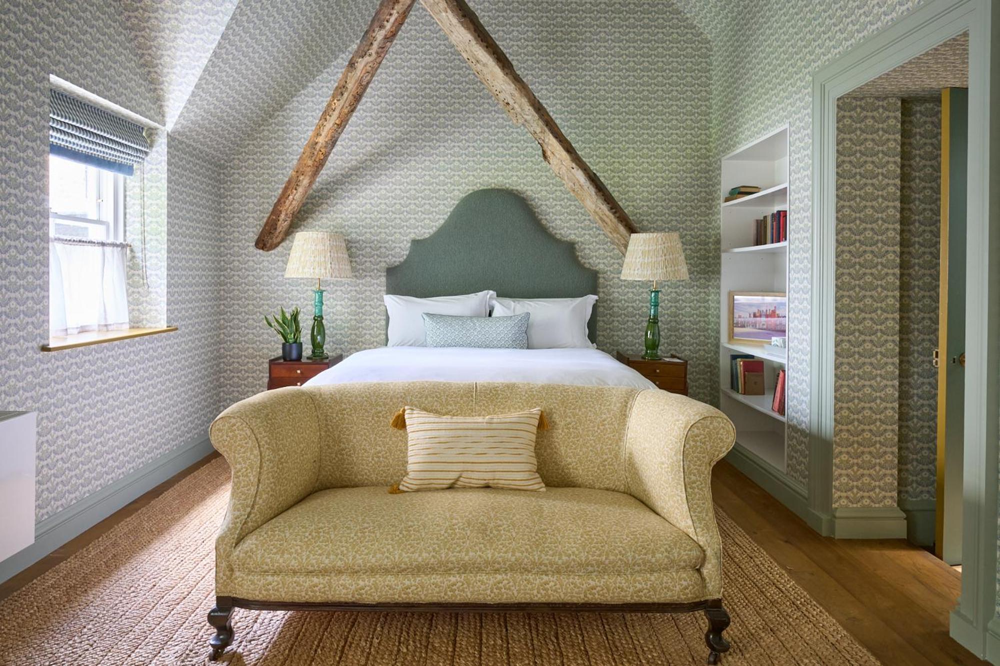 The Mitre, Hampton Court Ξενοδοχείο Kingston upon Thames  Εξωτερικό φωτογραφία A bedroom at The Mitre
