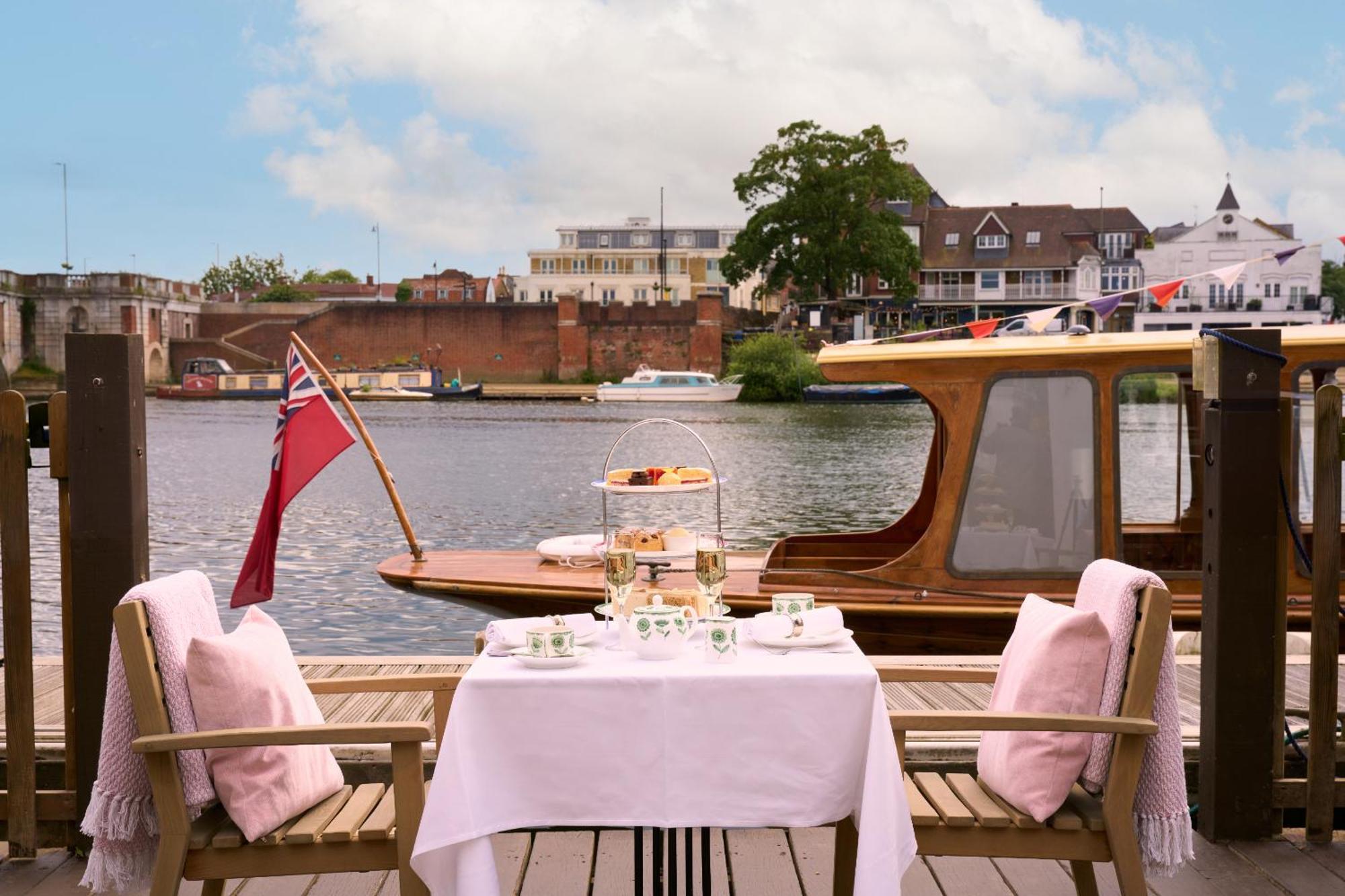 The Mitre, Hampton Court Ξενοδοχείο Kingston upon Thames  Εξωτερικό φωτογραφία The River Restaurant